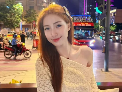 Hòa Minzy 'chơi tất tay' cho sân khấu lớn nhất sự nghiệp