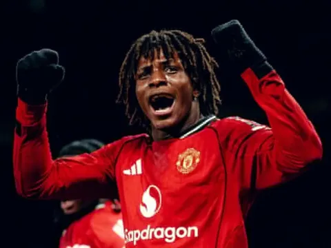 Dorgu tỏa sáng giúp MU áp sát top 4