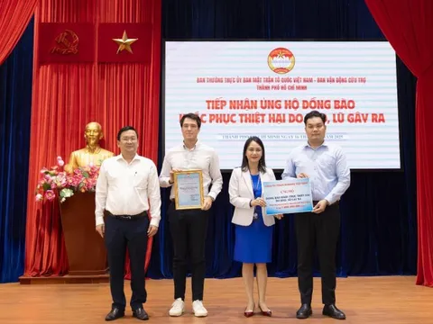 Danone Việt Nam trao tặng 90.000 hộp sữa nước cho trẻ em vùng lũ