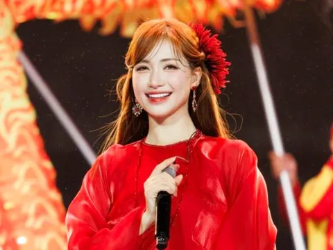 8000 người chung vui cùng Hòa Minzy ngay trước Tết Nguyên đán