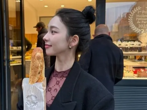 Ảnh đời thường của Karina (aespa) gây sốt