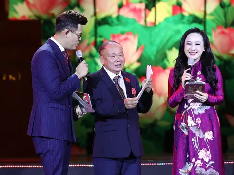 Từ phòng thí nghiệm công nghệ cao đến xưởng cơ khí làng quê: Những ngọn lửa thi đua lan tỏa