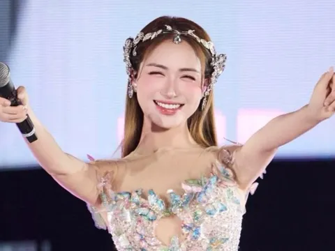 Hòa Minzy thắng lớn cuối năm