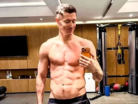 Hình ảnh gây kinh ngạc của Lewandowski