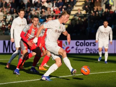 Napoli biến 'hàng thải' Premier League thành giá trị thật