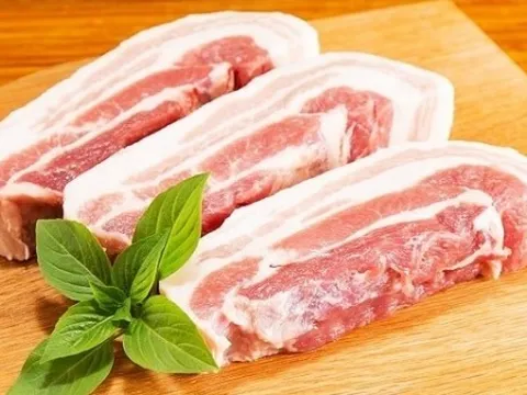 Giá heo hơi hôm nay 30/12: Miền Bắc duy trì xu hướng giảm nhẹ, miền Nam ổn định