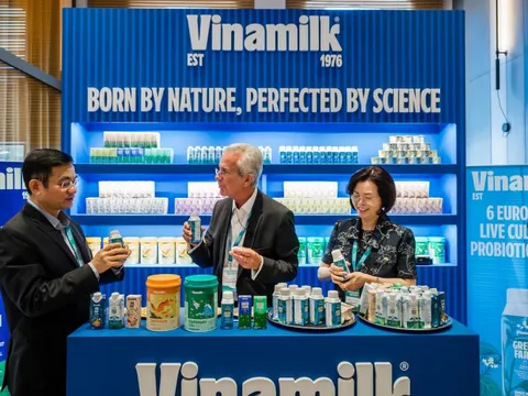 Giải mã “DNA” phức tạp của một ly sữa mang hậu vị 20 loại cỏ hoa