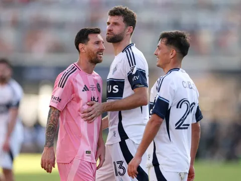 Muller nghi ngờ khả năng của Messi