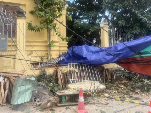 Sập cần cẩu tại dự án The One Tower Đà Nẵng, đè sập tường Bảo tàng Chăm