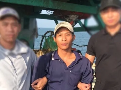 Tóm gọn đối tượng truy nã đặc biệt nguy hiểm khi đang lẩn trốn trên biển