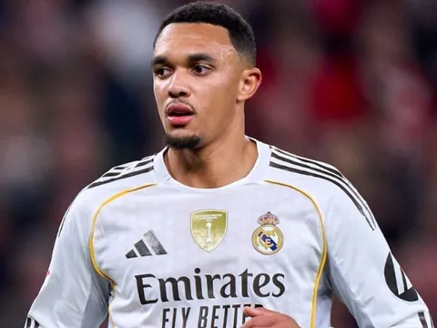 Alexander-Arnold được mở đường rời Real