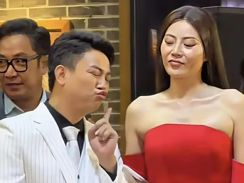 Hoài Lâm có biểu cảm đặc biệt khi đứng cạnh Thanh Hương