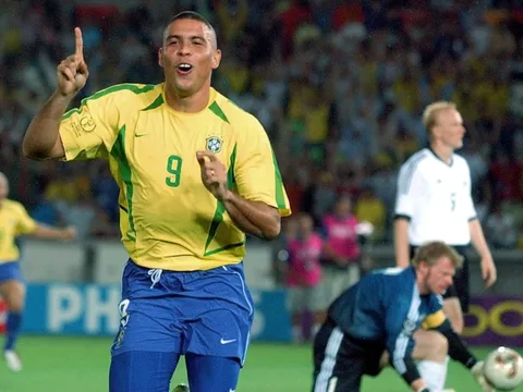 Florentino Perez dưới góc nhìn của Ronaldo