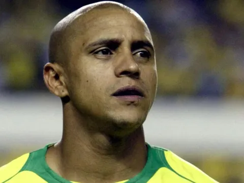 Roberto Carlos nhập viện