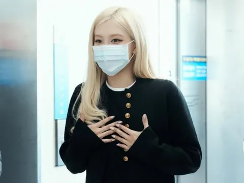 Hành động ấm lòng của Rosé (BLACKPINK) trong ngày cuối năm