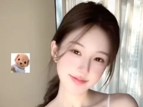 Triệu Lộ Tư 'gây sốt' với đoạn clip 13 giây khép lại năm cũ