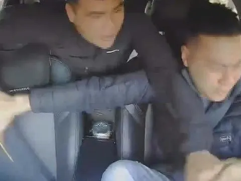 Điều tra vụ nam thanh niên dùng vật nhọn tấn công vào mặt tài xế đang lái ô tô gây thương tích