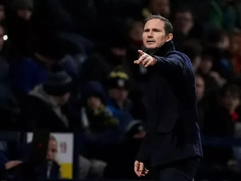 Chelsea nói không với Lampard