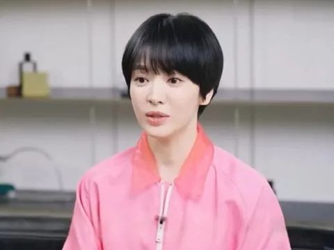 Khoảnh khắc gây chú ý ngày đầu năm của Song Hye Kyo