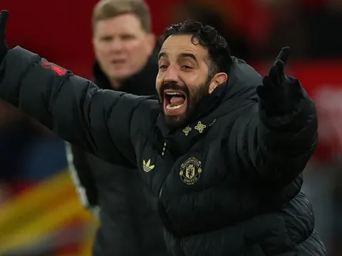 Amorim tự đẩy mình ra khỏi Manchester United