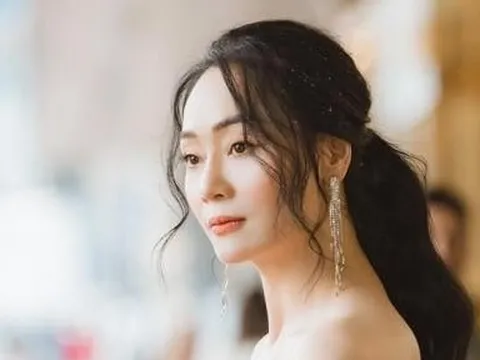 Sao Việt: Nghệ sĩ Quách Thu Phương quyến rũ, Mỹ Tâm thần thái trên sân khấu