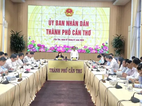 Ngành y tế Cần Thơ trước 'bài toán lớn' về nhân lực, tài chính và chất lượng phục vụ