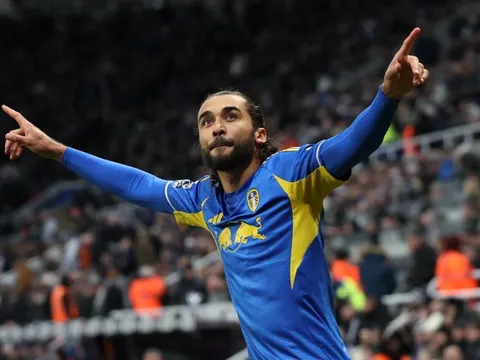 Tiền đạo 0 đồng thăng hoa ở Premier League