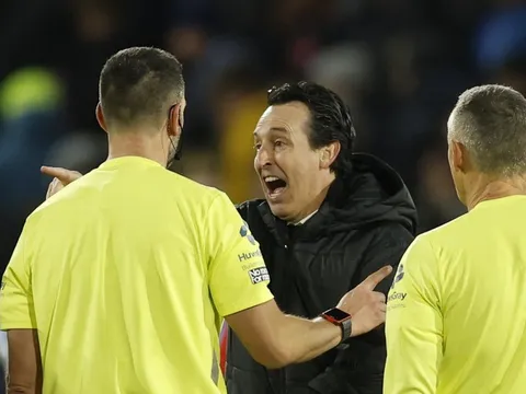 Aston Villa hụt bước trong cuộc đua vô địch