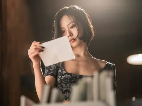 Go Min Si hứng 'bão' chỉ trích từ fandom của BTS