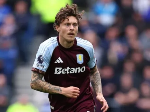 Cựu sao MU chuyền chính xác 100%