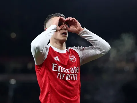 Arsenal thắng lớn với canh bạc Trossard