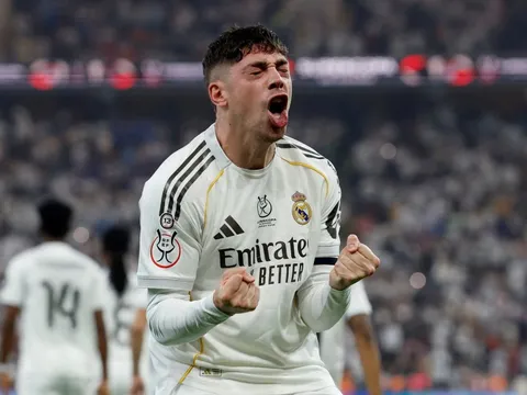 Siêu phẩm của Valverde đưa Real Madrid vào chung kết