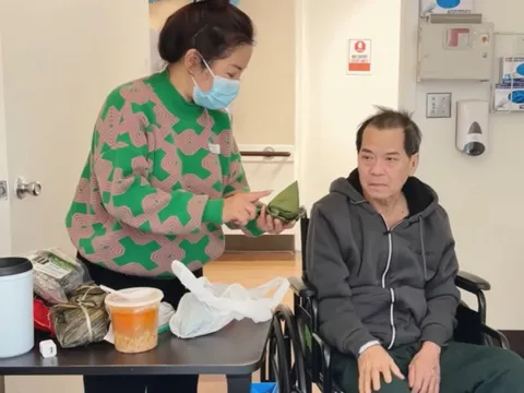 Ca sĩ Quang Bình ngồi xe lăn vì liệt nửa người, Thúy Nga tặng số tiền xúc động