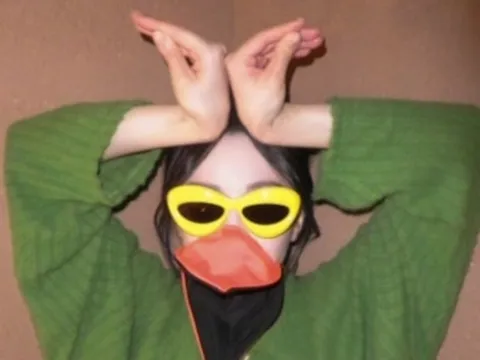 Địch Lệ Nhiệt Ba khiến fan sửng sốt bởi loạt ảnh 'lầy lội'