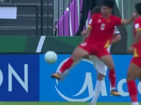 Tiền đạo mang số áo lạ là phát hiện của U23 Việt Nam