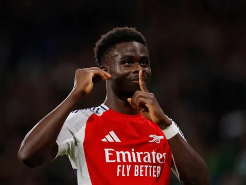 Saka nhận lương cao kỷ lục Arsenal