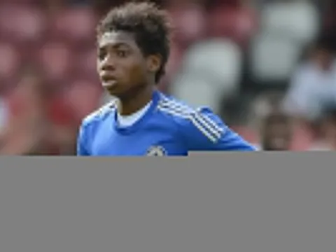 Cựu cầu thủ Chelsea cận kề cái chết