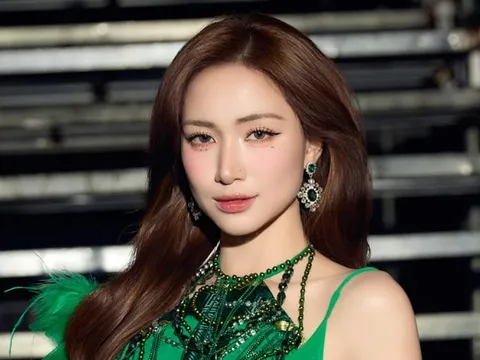 Hòa Minzy đính chính một chuyện về ngày trọng đại