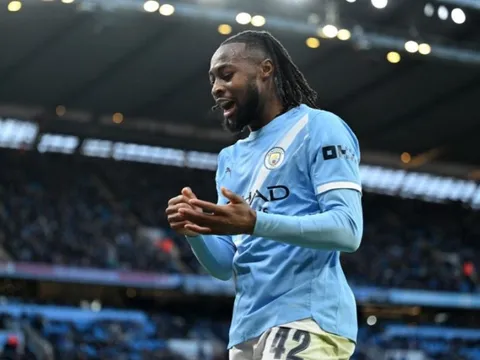 'Bom tấn' 65 triệu bảng của Man City gây ấn tượng