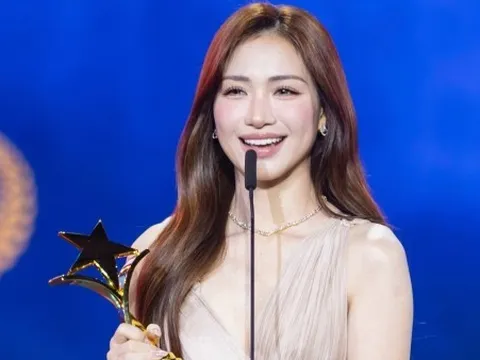 Phim Mưa đỏ thắng lớn tại Ngôi sao xanh 2025