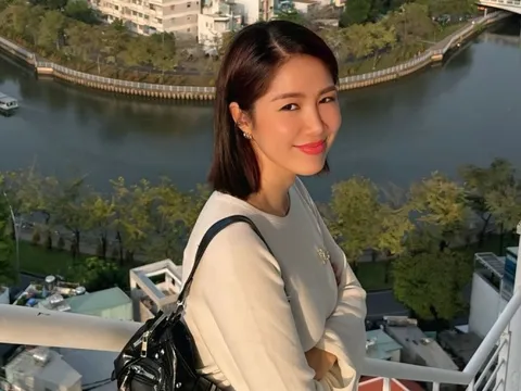 Nụ hôn của người đặc biệt dành cho Lê Phương sau khi đón tin vui sau 10 năm