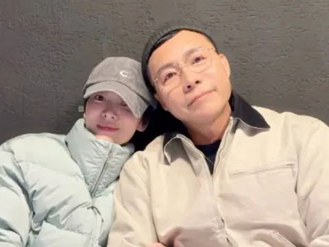 Song Hye Kyo khoe khoảnh khắc thân thiết bên 'bạn thân khác giới'