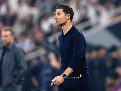 Alonso không sợ thất nghiệp tại Ngoại hạng Anh