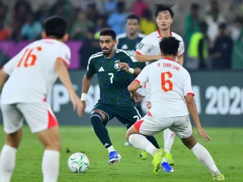 Khi 'cánh bướm Ronaldo' thổi bay U23 Saudi Arabia