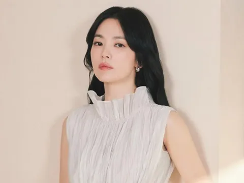 Song Hye Kyo khoe visual mướt mắt, trẻ trung khó tin ở tuổi 45