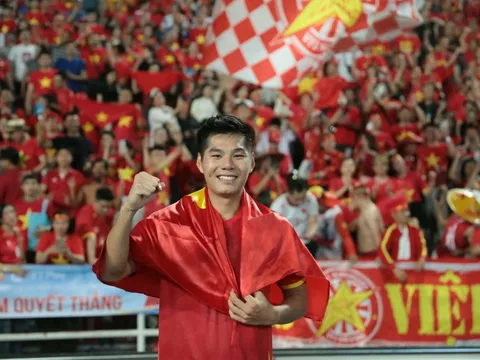 Hiểu Minh ghi dấu ấn bằng những pha giải nguy