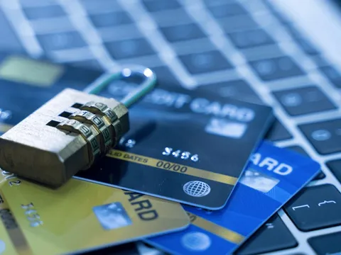 Ngân hàng sẽ áp dụng các biện pháp hạn chế, thậm chí khóa thẻ, ngừng giao dịch nếu người dùng có hành vi sau