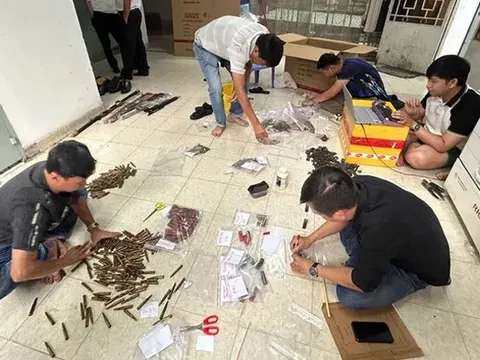 Triệt phá đường dây mua bán, tàng trữ vũ khí quân dụng quy mô lớn, khởi tố 13 bị can