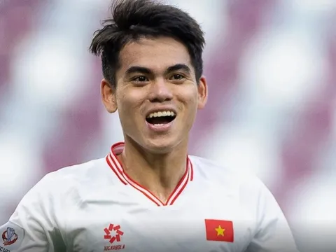 Khuất Văn Khang: 'Động lực duy nhất là lá cờ trên ngực trái'