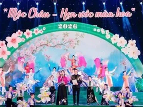 Rộn ràng lễ hội 'Hẹn ước mùa hoa' trên cao nguyên Mộc Châu